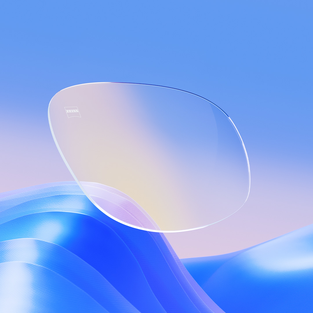 Lentes cristalinas com o tratamento ZEISS DuraVision Gold UV com um subtil reflexo dourado.
