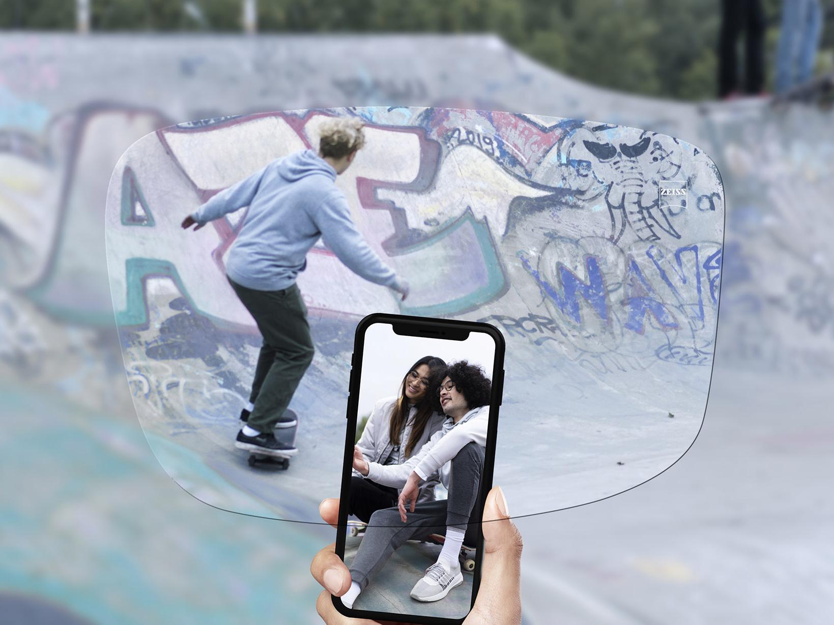 Visão de um parque de skate através das lentes ZEISS SmartLife Monofocais.