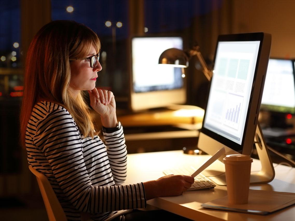 Visão mais tranquila para o mundo digital:proteção contra a radiação azul