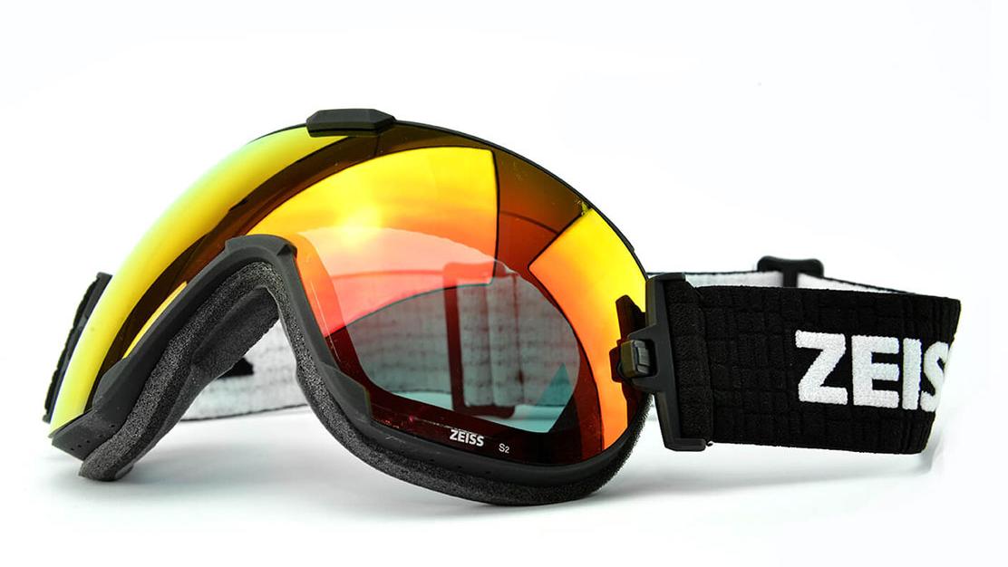 Óculos de esqui com lentes ZEISS: segurança em primeiro lugar