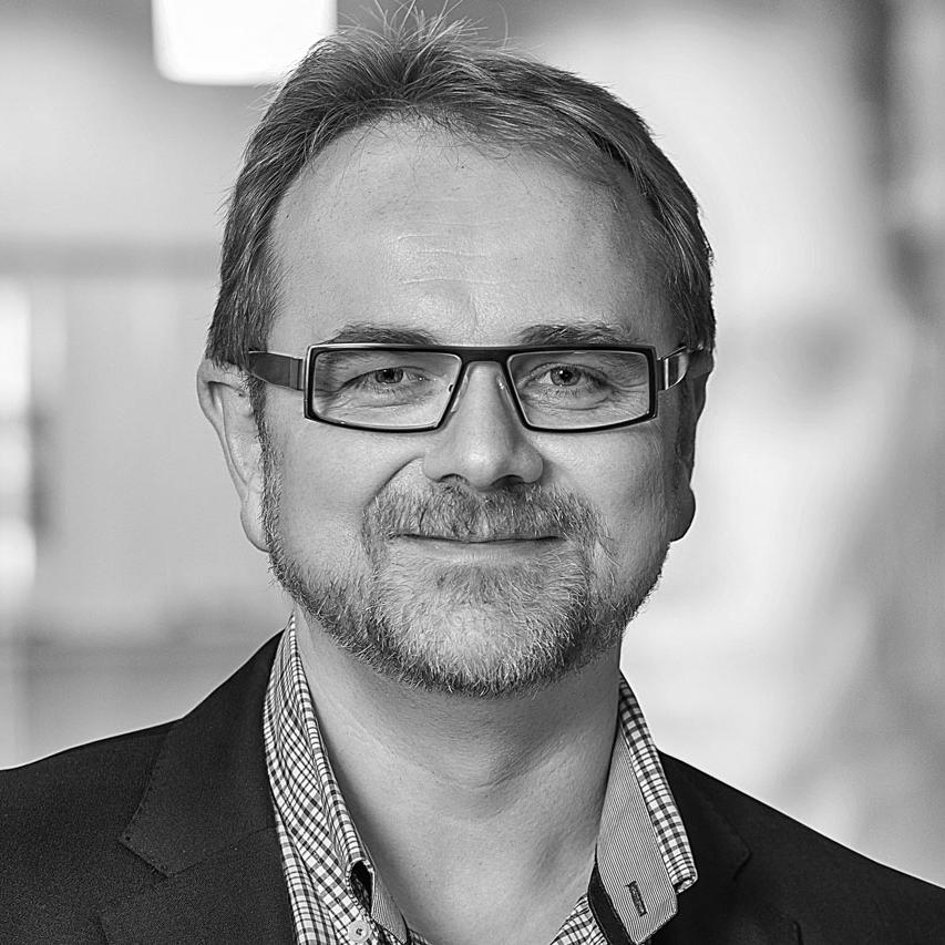 Dirk Siemsen - optometrista qualificado e proprietário da mahrt und hoerning