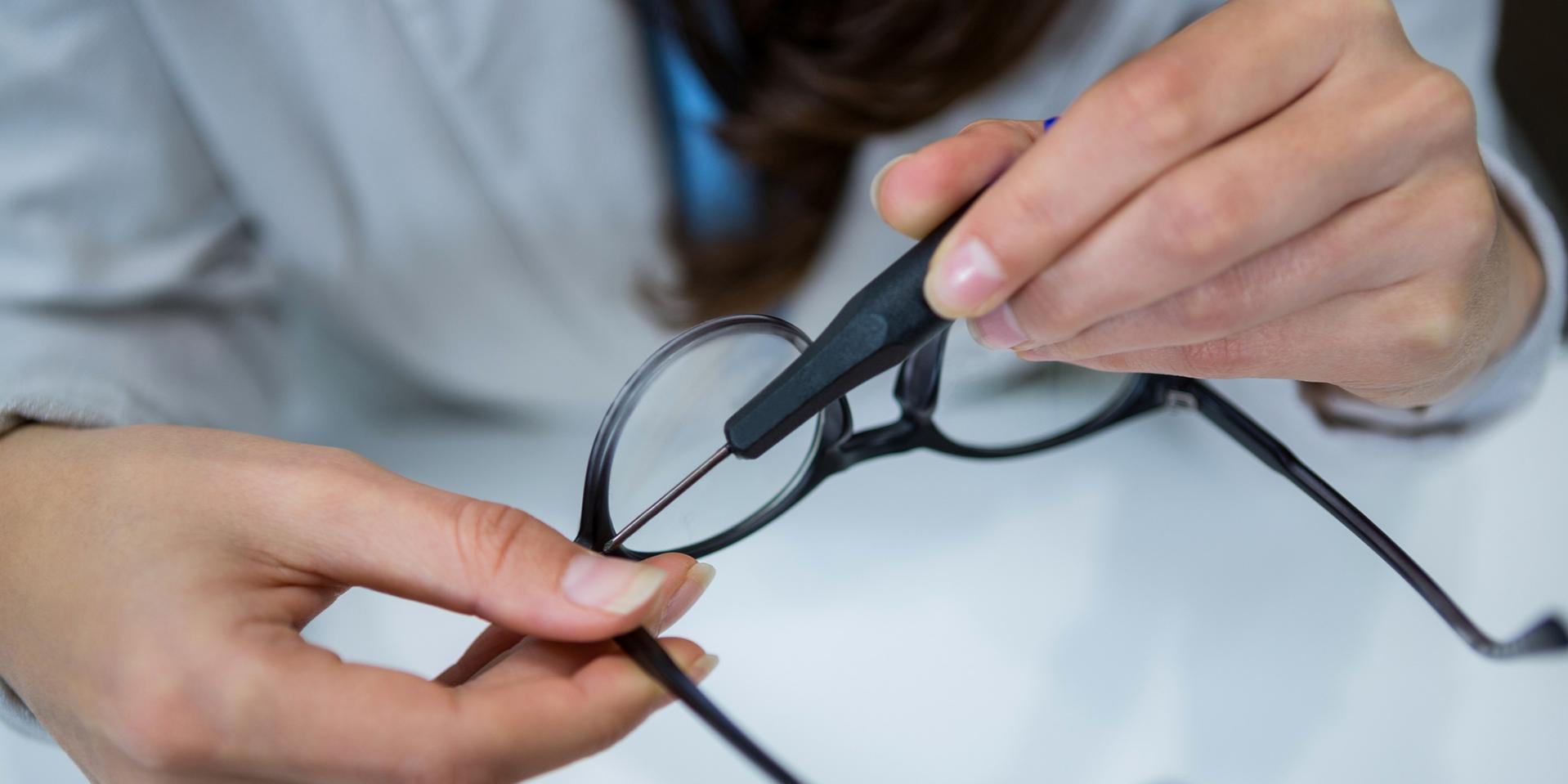 Lentes oculares antigas, armações novas