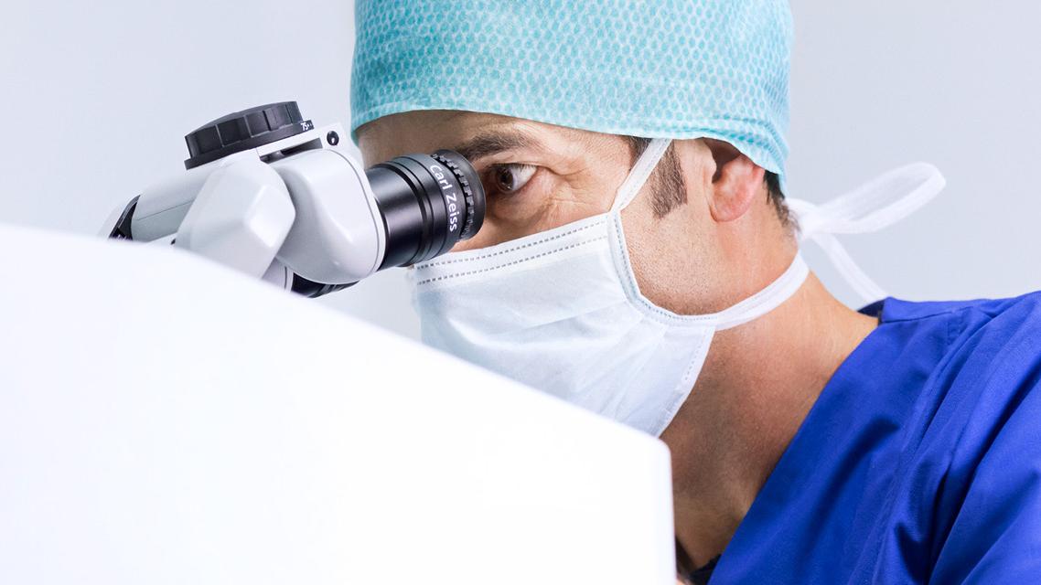Cirurgia a laser na superficie do olho