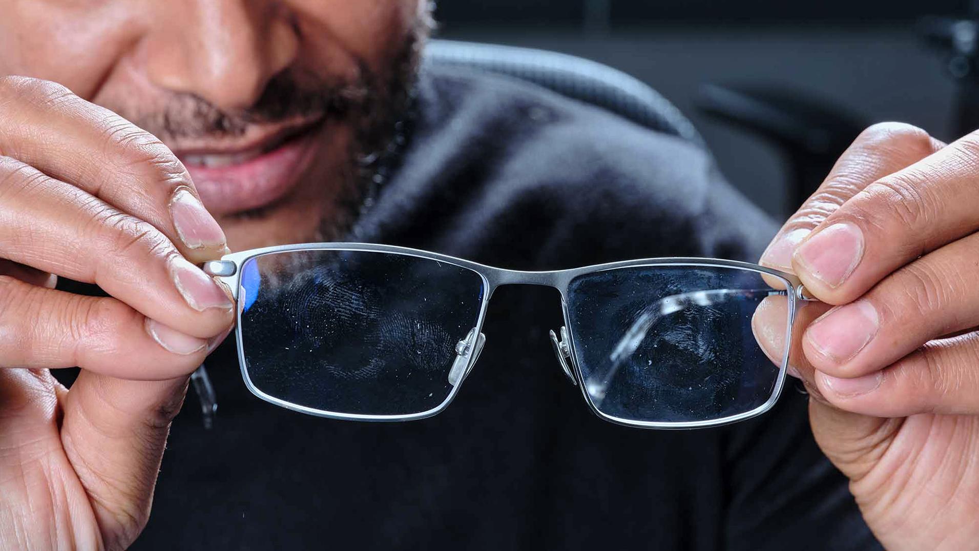 3. Não é possível remover riscos em lentes de plástico ou de vidro