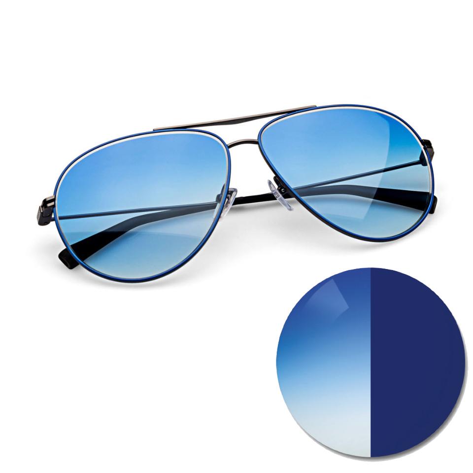 Óculos com lentes ZEISS AdaptiveSun em blue degradê e um círculo dividido num tom claro e num tom escuro
