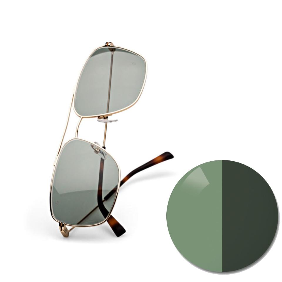 Óculos com lentes ZEISS AdaptiveSun em pioneer uniforme e um círculo dividido num tom claro e num tom escuro